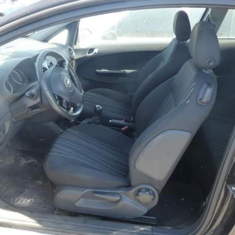 Leve vitre electrique avant gauche OPEL CORSA D Photo n°10