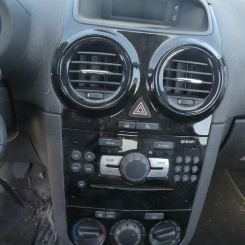 Leve vitre electrique avant gauche OPEL CORSA D Photo n°13