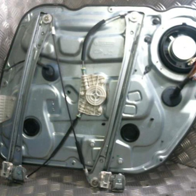 Leve vitre electrique avant gauche KIA CARENS 3 Photo n°2