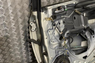 Porte arriere droit TOYOTA AVENSIS 2