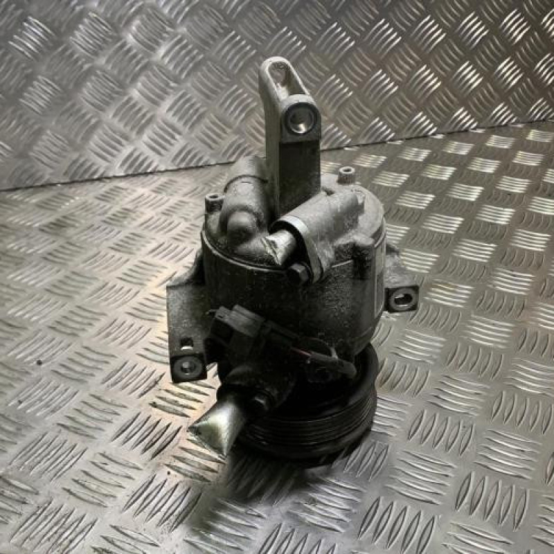 Compresseur clim RENAULT TWINGO 3 Photo n°4