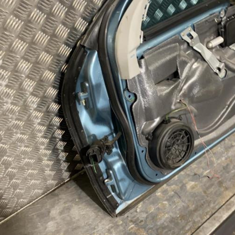 Porte avant droit MERCEDES CLASSE C 203 Photo n°4