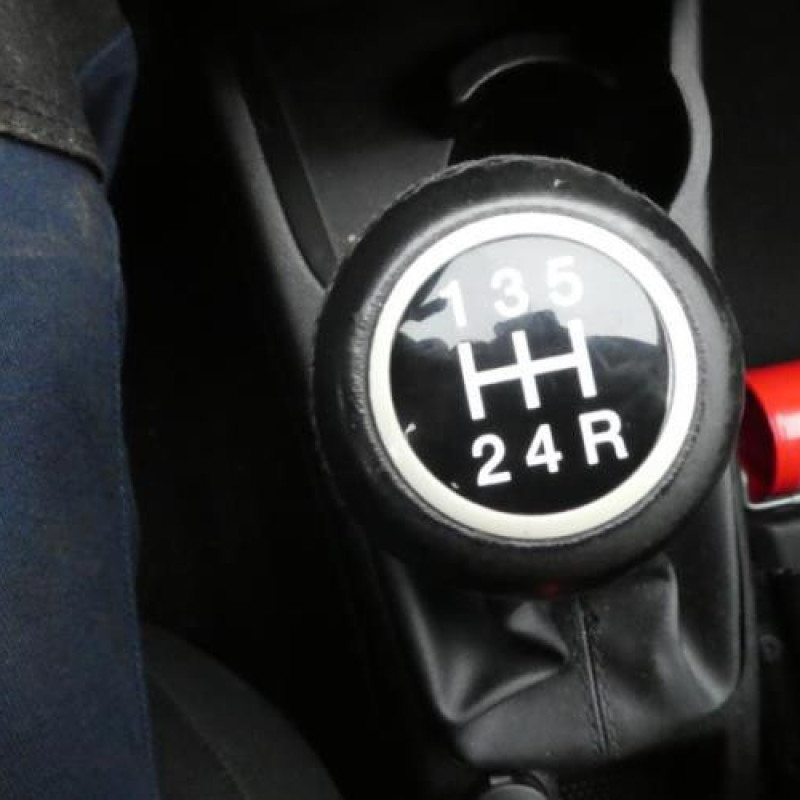 Serrure avant gauche FIAT PUNTO EVO 3 Photo n°10