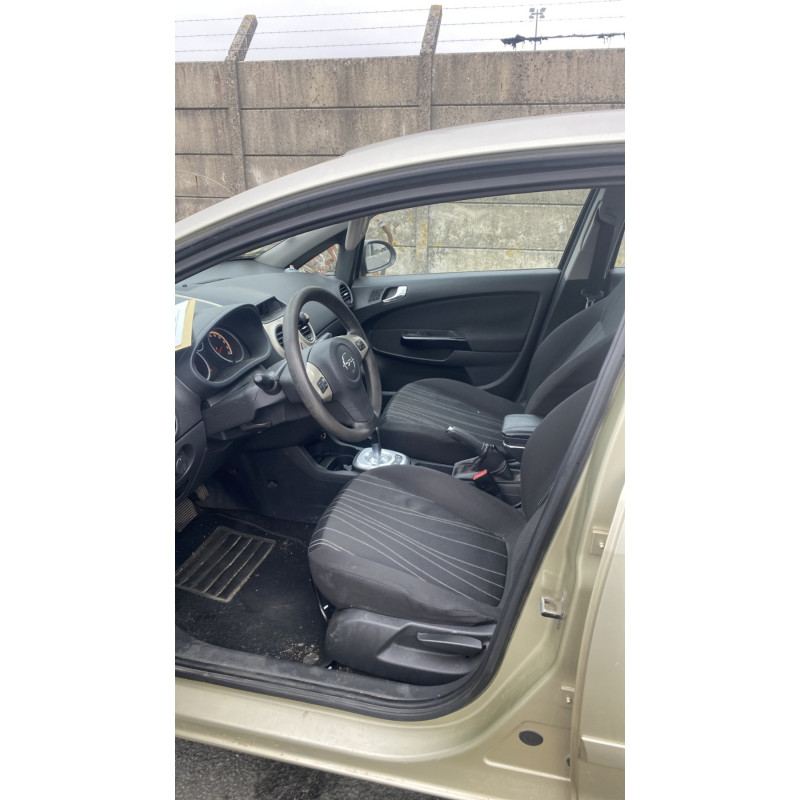OPEL CORSA D PHASE 1 1.2i - 16V Photo n°7