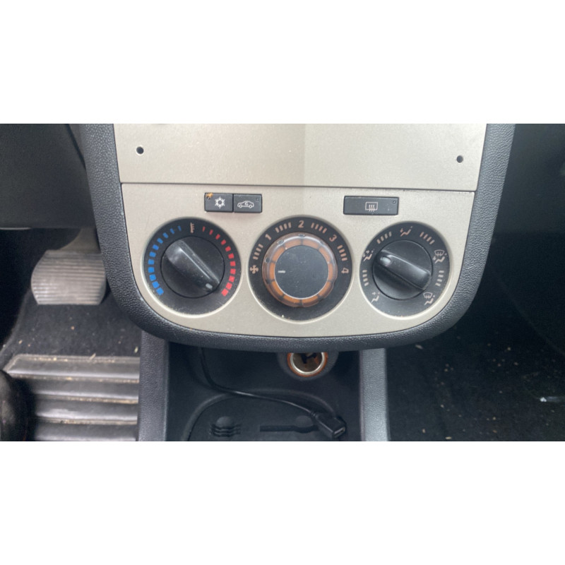 OPEL CORSA D PHASE 1 1.2i - 16V Photo n°8