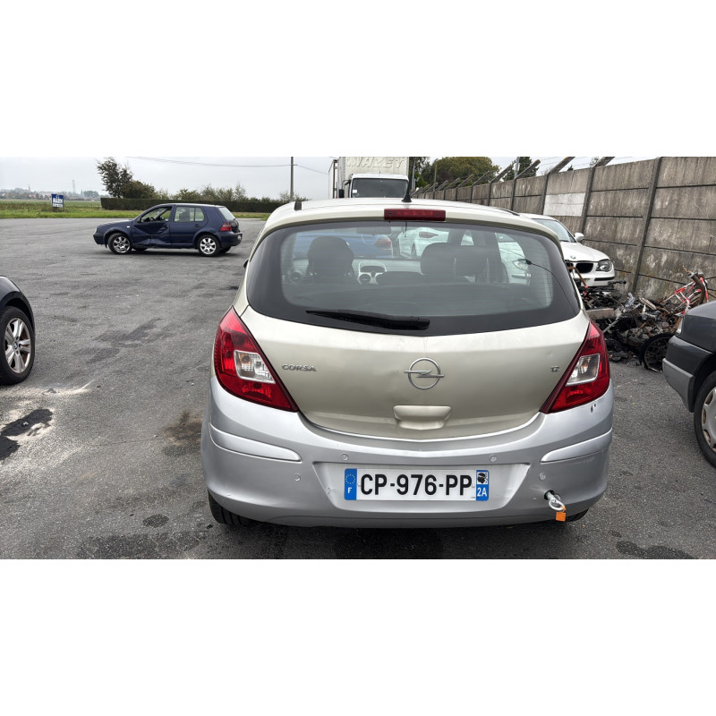 OPEL CORSA D PHASE 1 1.2i - 16V Photo n°16
