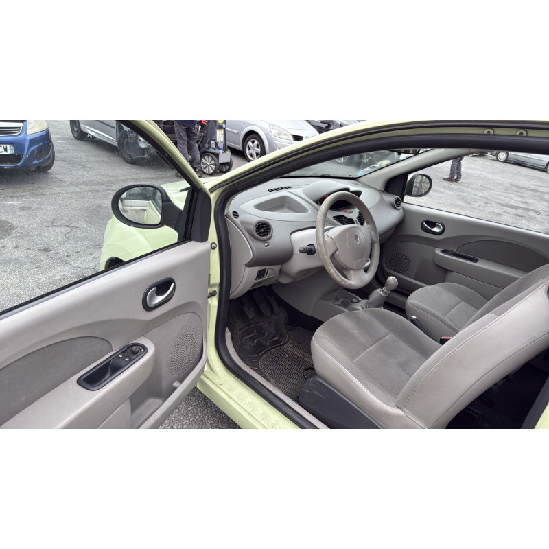 RENAULT TWINGO 2 PHASE 1 1.2i - 16V Photo n°12