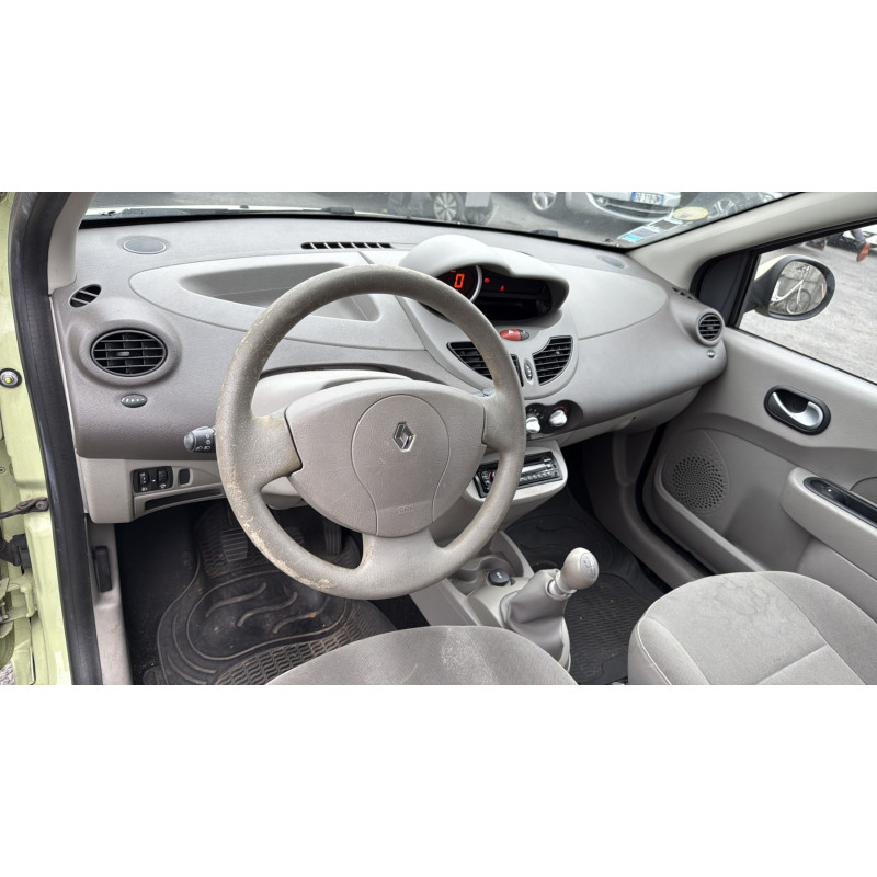 RENAULT TWINGO 2 PHASE 1 1.2i - 16V Photo n°14