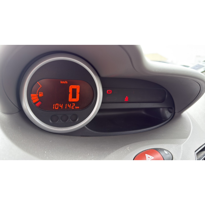 RENAULT TWINGO 2 PHASE 1 1.2i - 16V Photo n°20