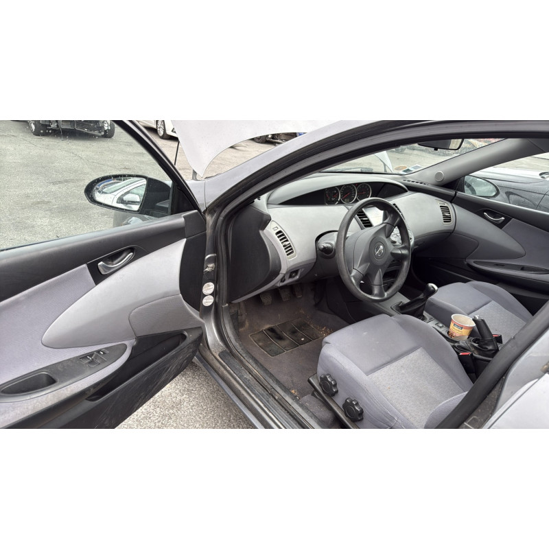 NISSAN PRIMERA 3 1.8i - 16V Photo n°21