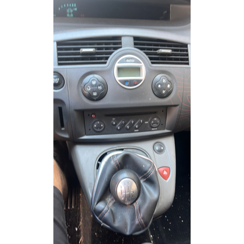 RENAULT SCENIC 2 PHASE 2 1.9 DCI - 8V TURBO Photo n°9