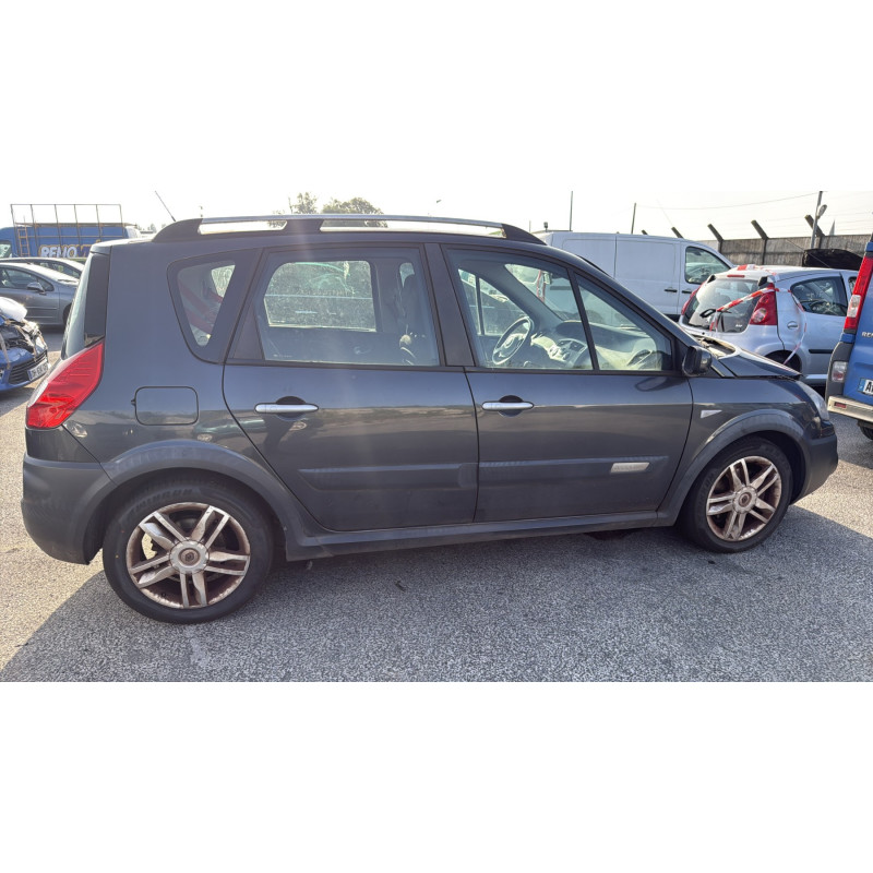 RENAULT SCENIC 2 PHASE 2 1.9 DCI - 8V TURBO Photo n°18