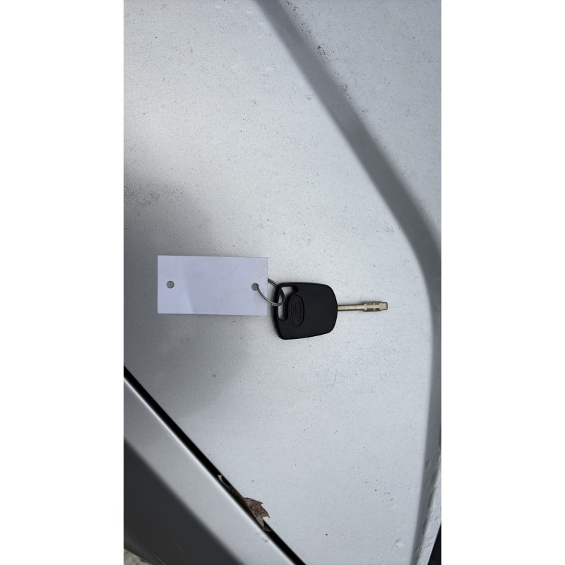 FORD FIESTA 5 PHASE 1 1.3i - 8V Photo n°5