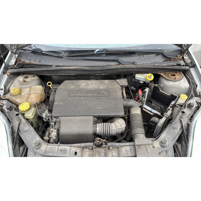 FORD FIESTA 5 PHASE 1 1.3i - 8V Photo n°11