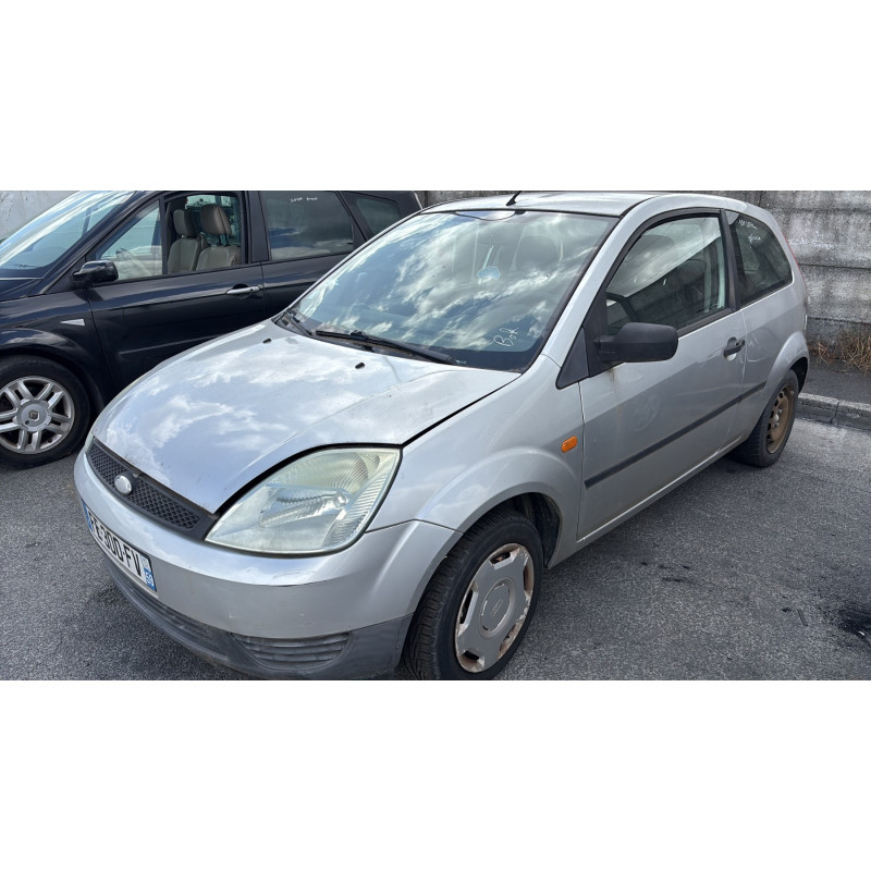 FORD FIESTA 5 PHASE 1 1.3i - 8V Photo n°13