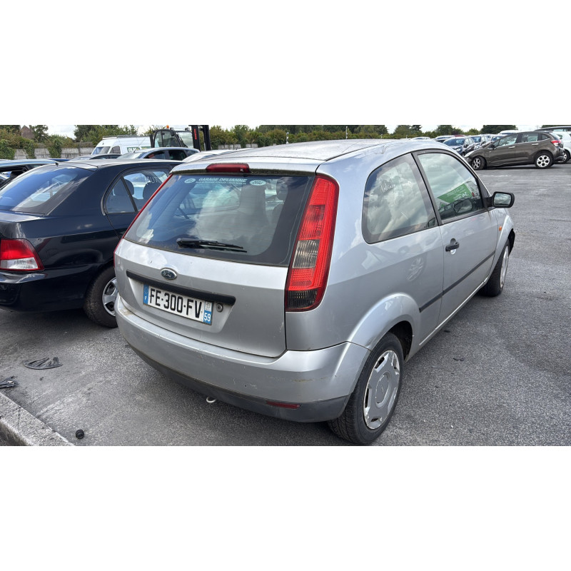 FORD FIESTA 5 PHASE 1 1.3i - 8V Photo n°15