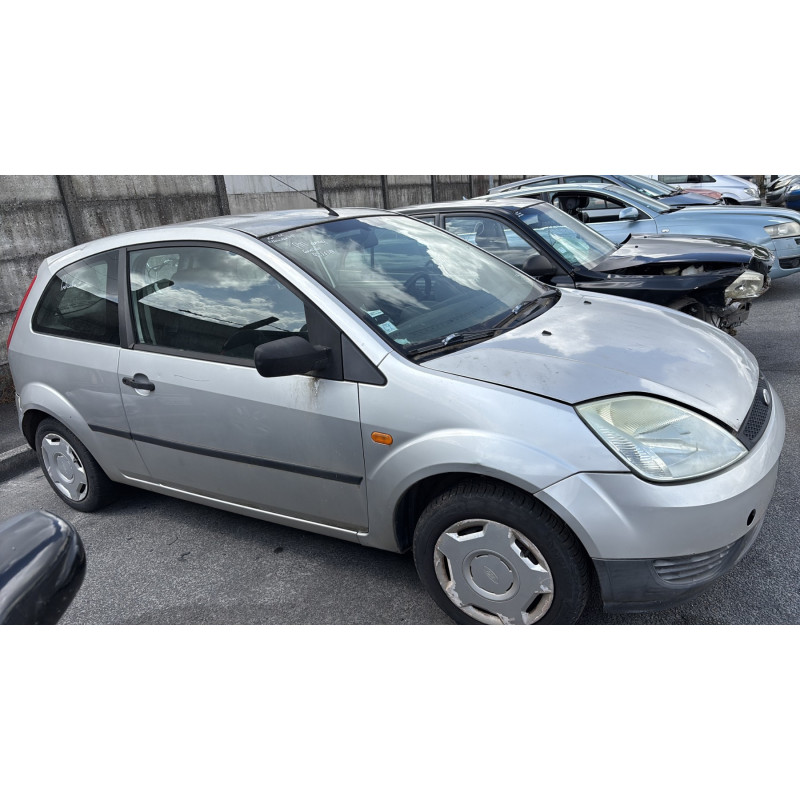 FORD FIESTA 5 PHASE 1 1.3i - 8V Photo n°19