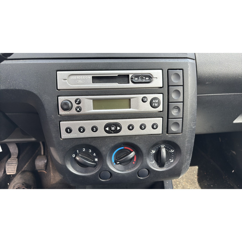 FORD FIESTA 5 PHASE 1 1.3i - 8V Photo n°27