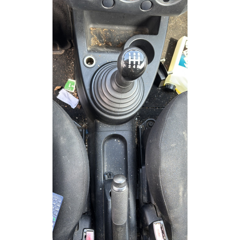 FORD FIESTA 5 PHASE 1 1.3i - 8V Photo n°28