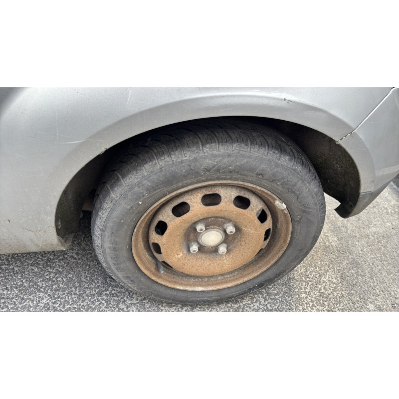 FORD FIESTA 5 PHASE 1 1.3i - 8V Photo n°31
