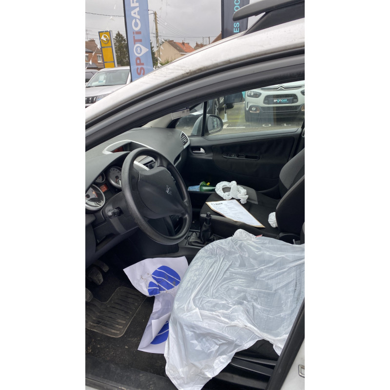 PEUGEOT 207 PHASE 1 BREAK 1.6 HDI - 16V TURBO Photo n°7