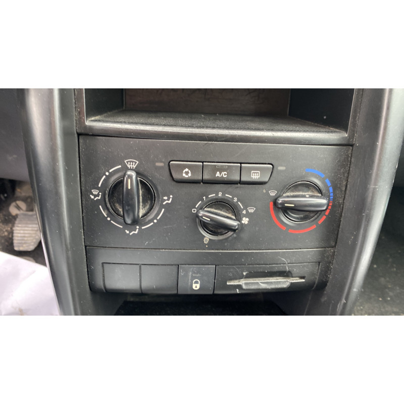 PEUGEOT 207 PHASE 1 BREAK 1.6 HDI - 16V TURBO Photo n°8