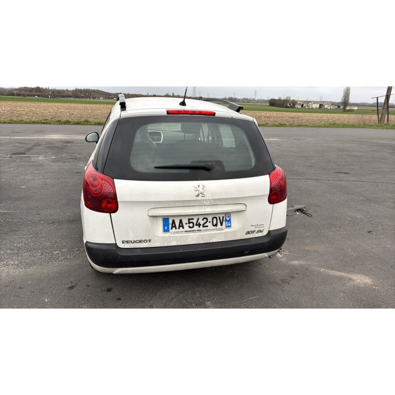 PEUGEOT 207 PHASE 1 BREAK 1.6 HDI - 16V TURBO Photo n°16