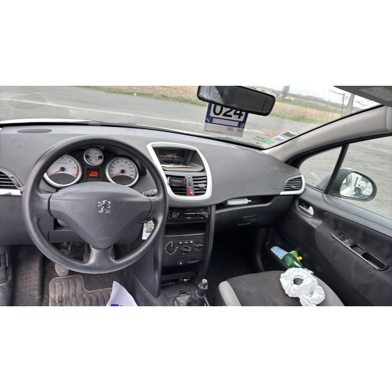 PEUGEOT 207 PHASE 1 BREAK 1.6 HDI - 16V TURBO Photo n°23