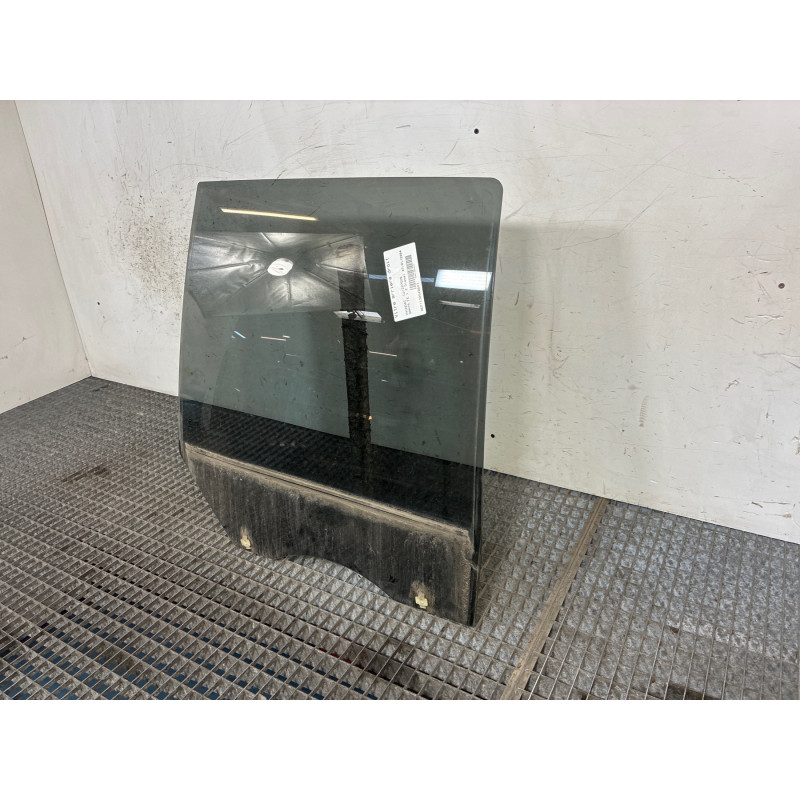 Vitre arriere droit HYUNDAI SANTA FE 1 Photo n°1