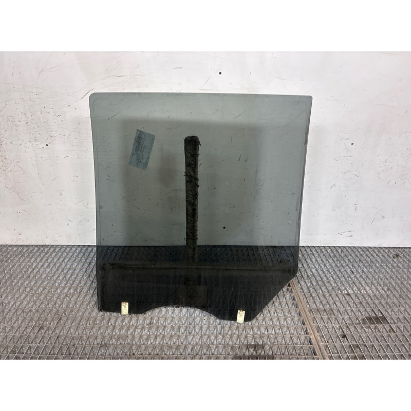 Vitre arriere droit HYUNDAI SANTA FE 1 Photo n°3