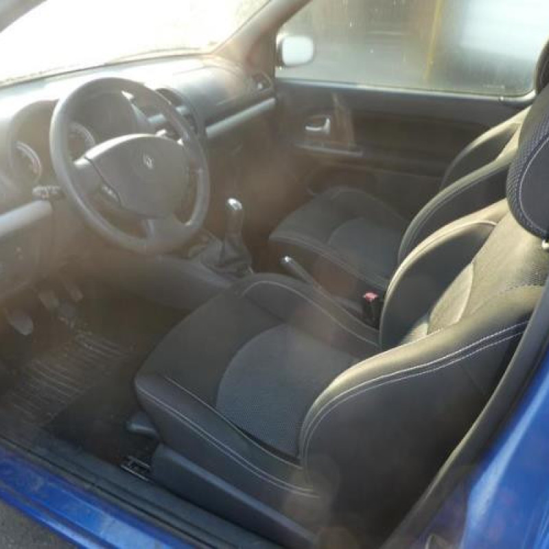 Bouton de coffre RENAULT CLIO 2 CAMPUS Photo n°8