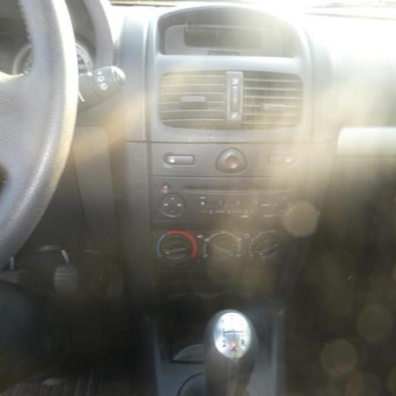 Bouton de coffre RENAULT CLIO 2 CAMPUS Photo n°11