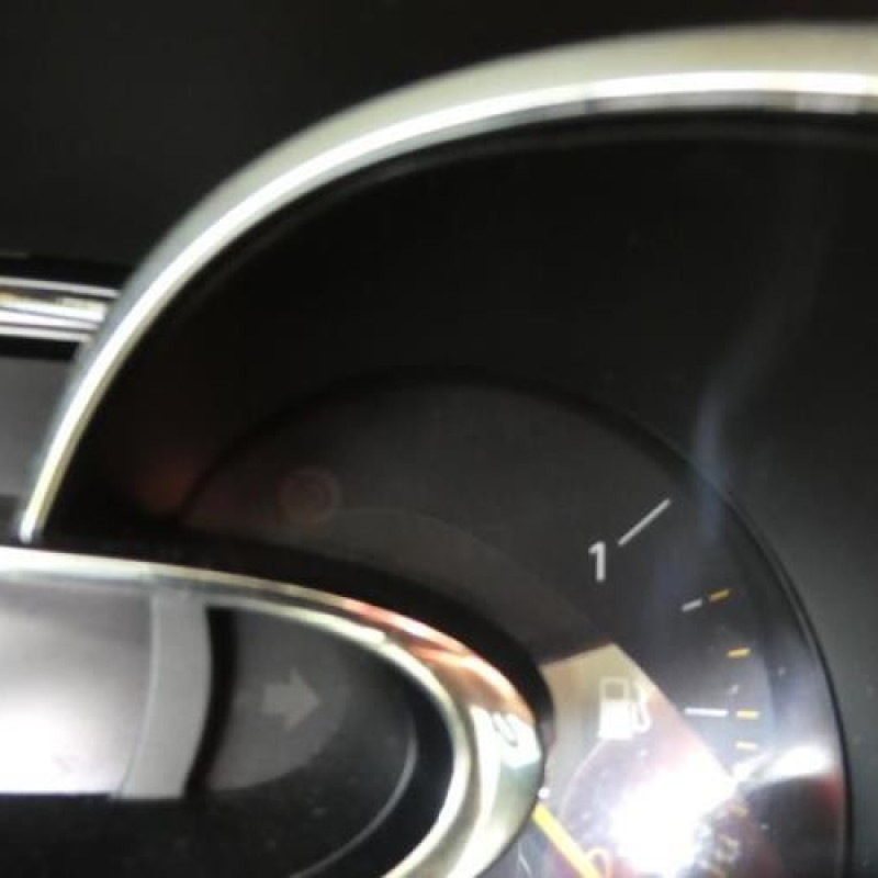 Verin de coffre RENAULT CLIO 4 Photo n°10