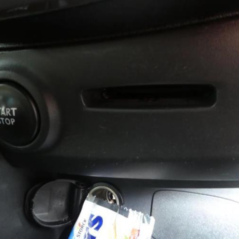 Verin de coffre RENAULT CLIO 4 Photo n°13