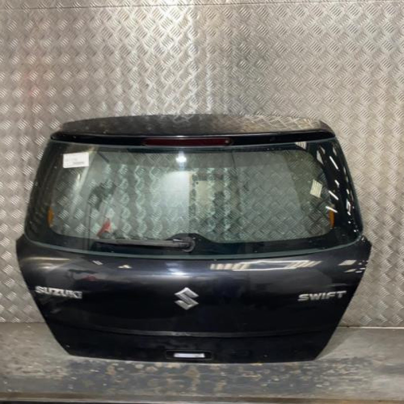 Malle/Hayon arriere SUZUKI SWIFT 3 Photo n°1