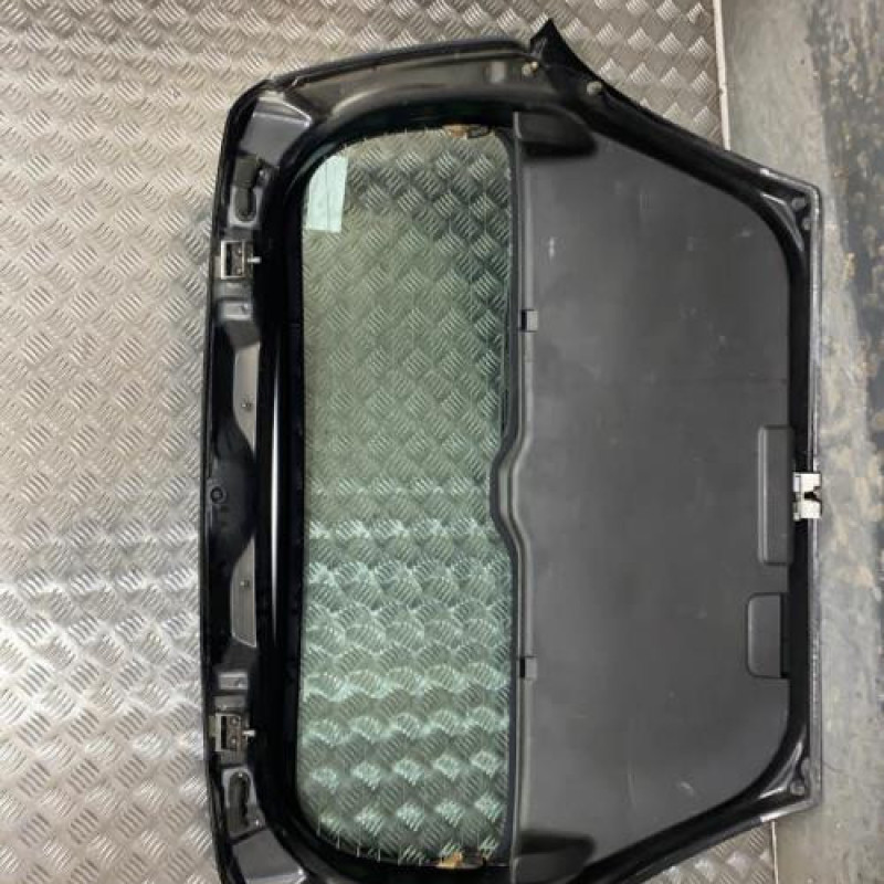 Malle/Hayon arriere SUZUKI SWIFT 3 Photo n°5