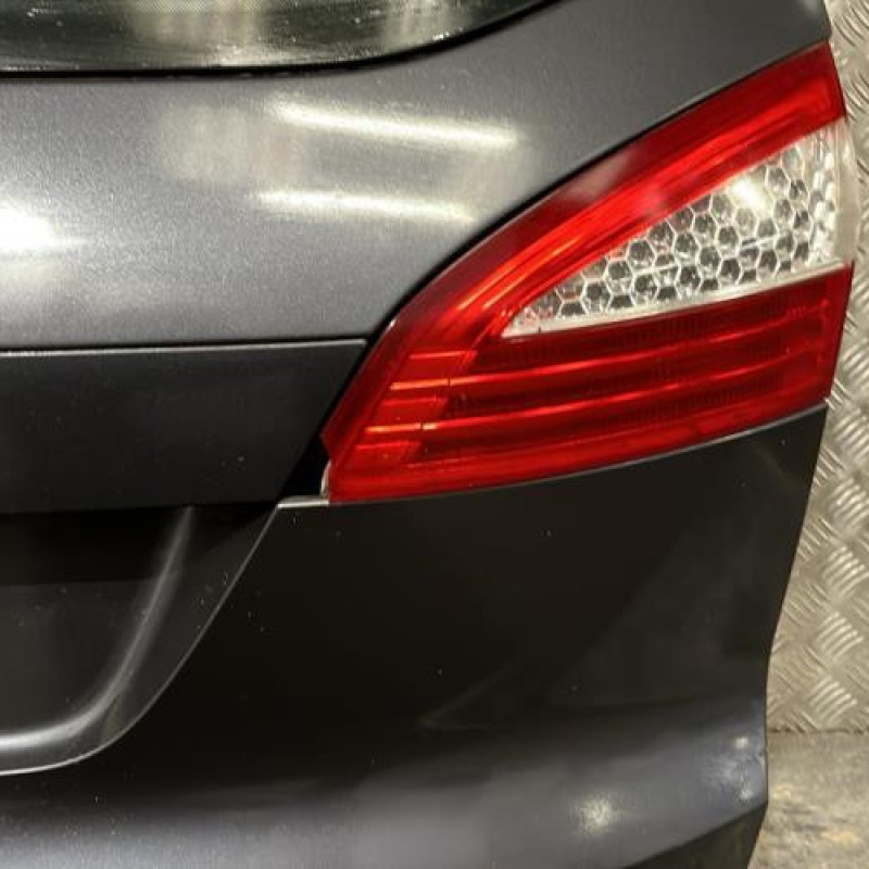 Malle/Hayon arriere FORD MONDEO 3 Photo n°3