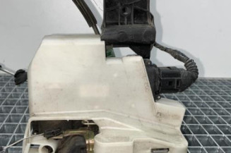 Serrure avant droit VOLKSWAGEN PASSAT 4