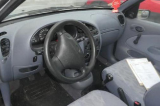 Leve vitre mecanique avant droit FORD FIESTA 4
