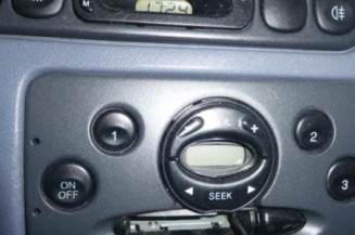 Leve vitre mecanique avant droit FORD FIESTA 4