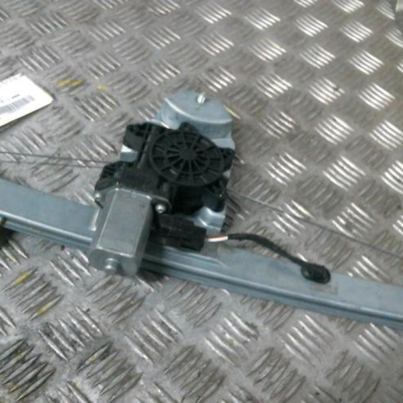 Leve vitre electrique avant gauche RENAULT CLIO 4 Photo n°2