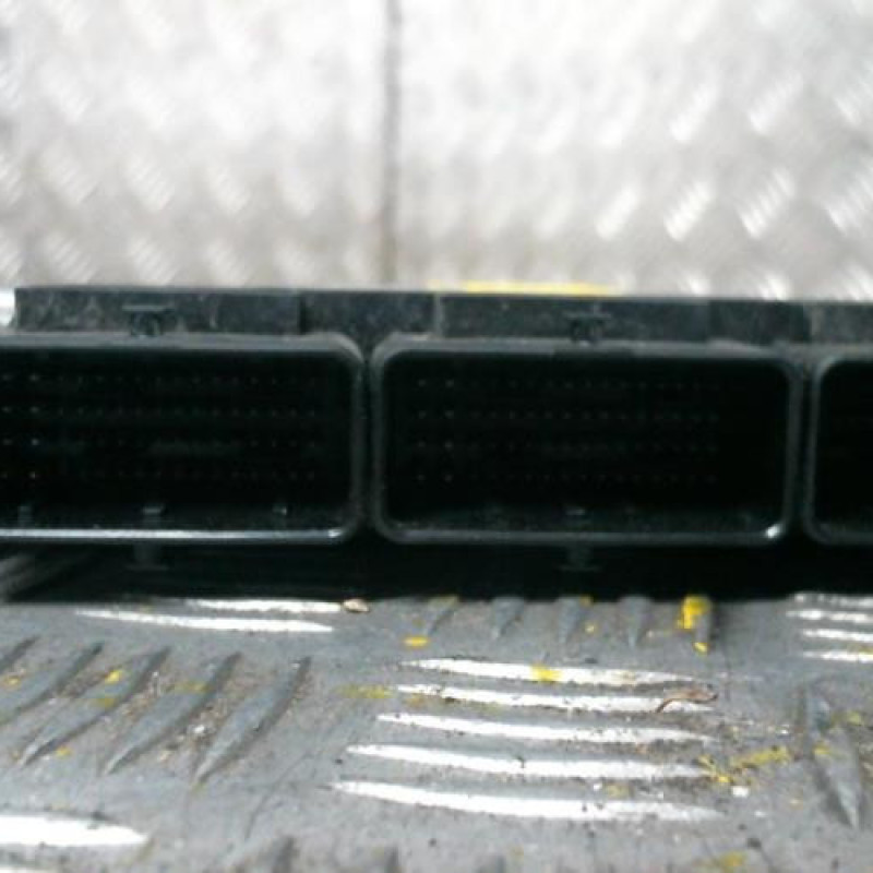 Calculateur RENAULT CLIO 4 Photo n°3