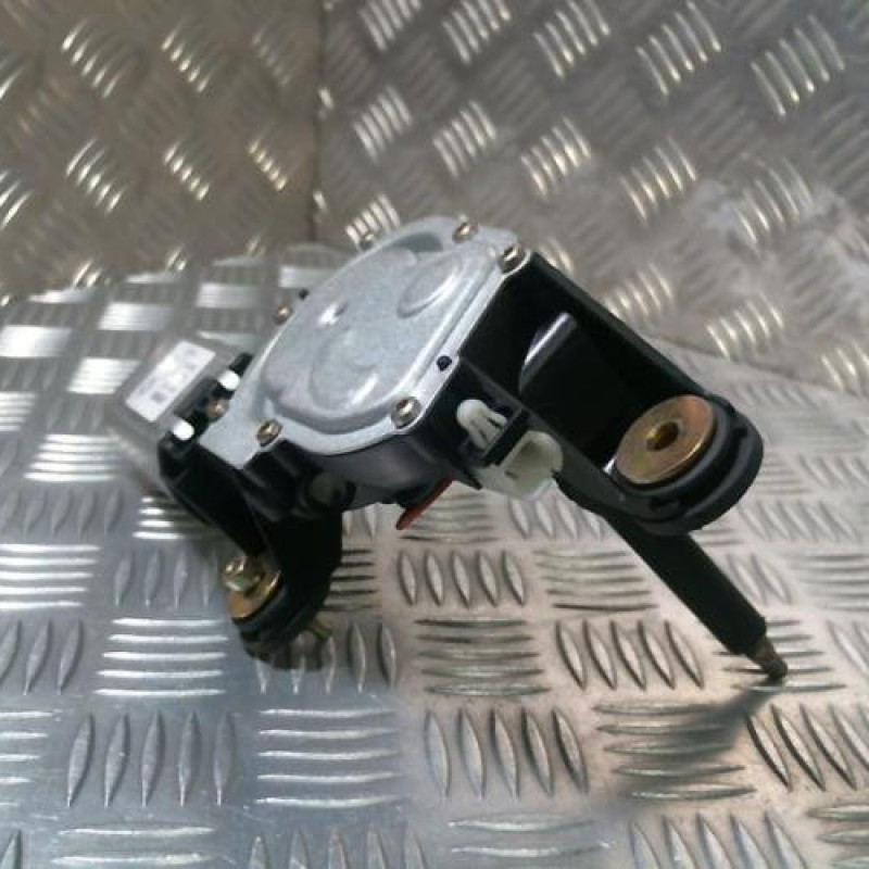Moteur essuie glace arriere FIAT PUNTO 2 Photo n°2