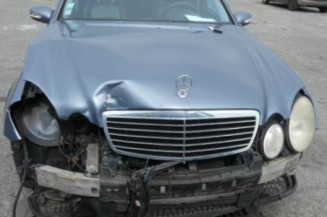 Malle/Hayon arriere MERCEDES CLASSE E 211