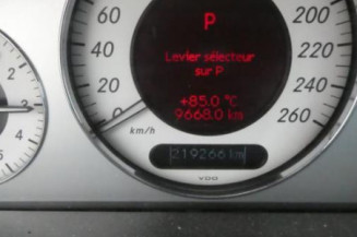 Malle/Hayon arriere MERCEDES CLASSE E 211