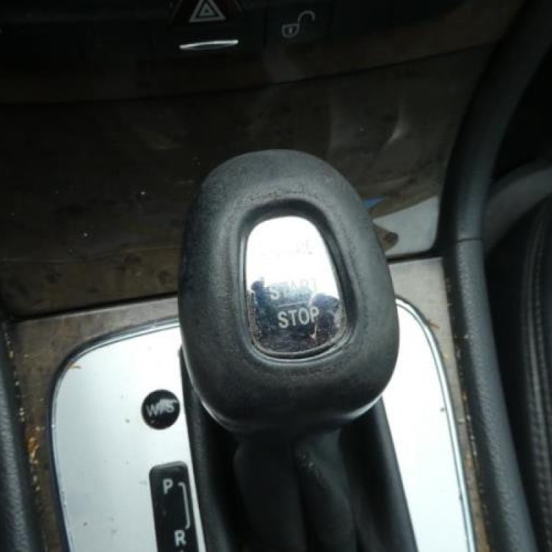 Malle/Hayon arriere MERCEDES CLASSE E 211 Photo n°11