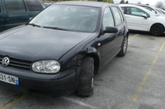 Pretensionneur de ceinture avant gauche VOLKSWAGEN GOLF 4