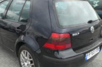 Pretensionneur de ceinture avant gauche VOLKSWAGEN GOLF 4