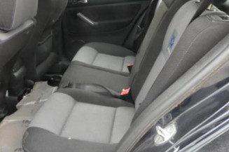 Pretensionneur de ceinture avant gauche VOLKSWAGEN GOLF 4