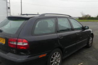 Serrure avant droit VOLVO V 40 1